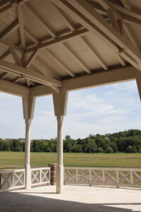 Blick vom Tuniergebäude auf das Flugfeld